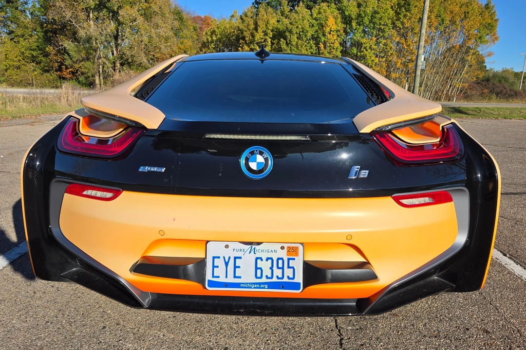 2017 BMW i8 - Image 5 of 31