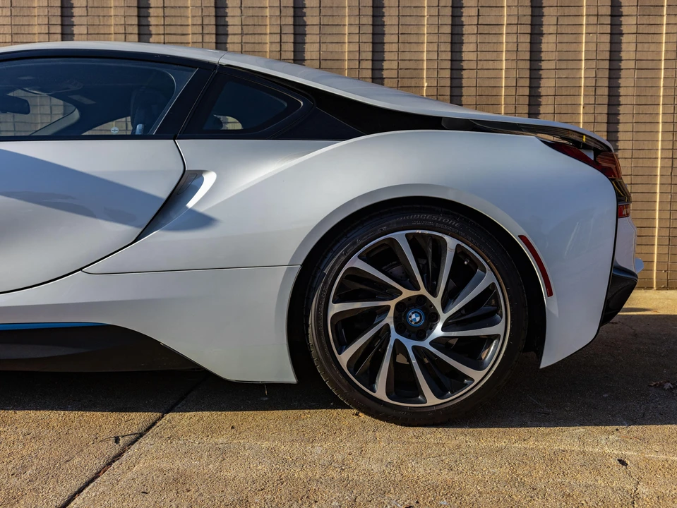 2017 BMW i8 - Image 31 of 31
