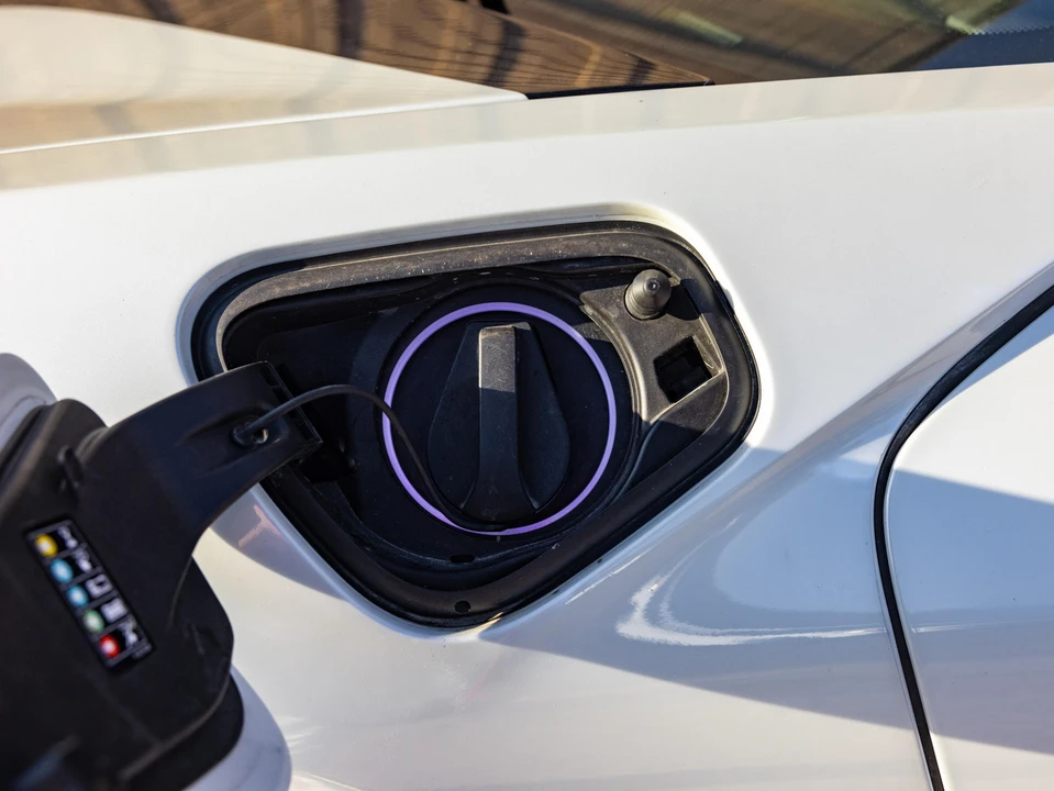 2017 BMW i8 - Image 21 of 31