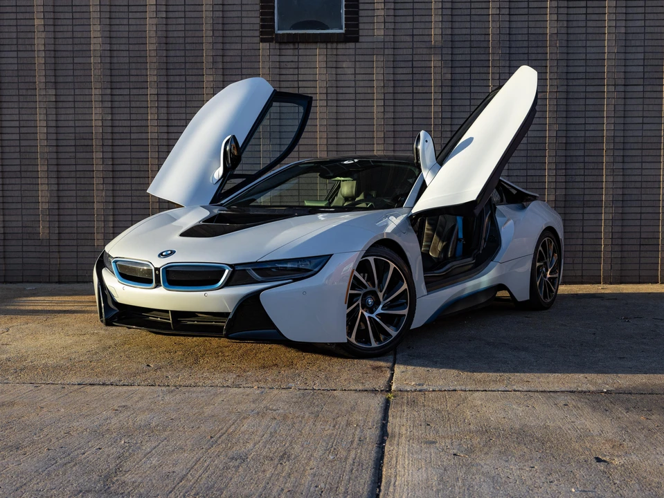 2017 BMW i8 - Image 7 of 31