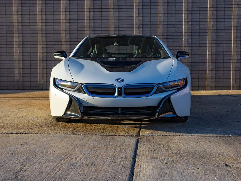 2017 BMW i8 - Image 6 of 31
