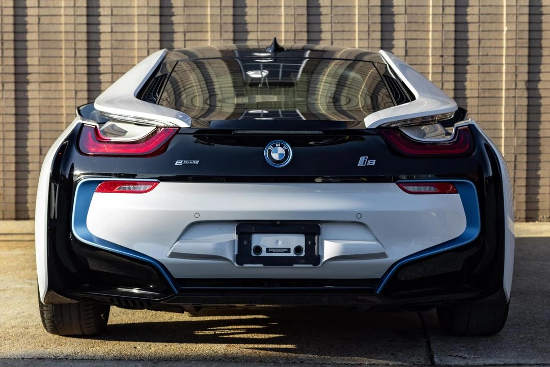 2017 BMW i8 - Image 5 of 31