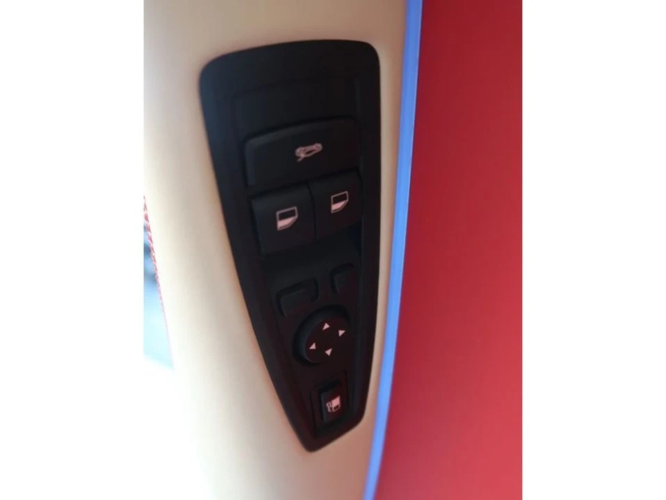 2017 BMW i8 - Image 17 of 20