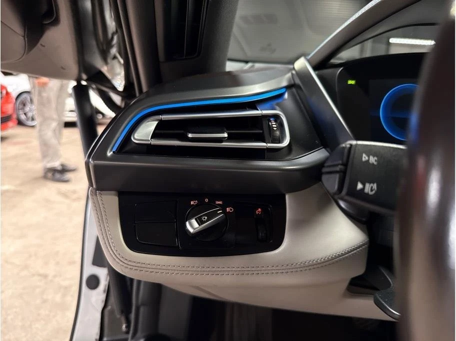 2017 BMW i8 - Image 10 of 20