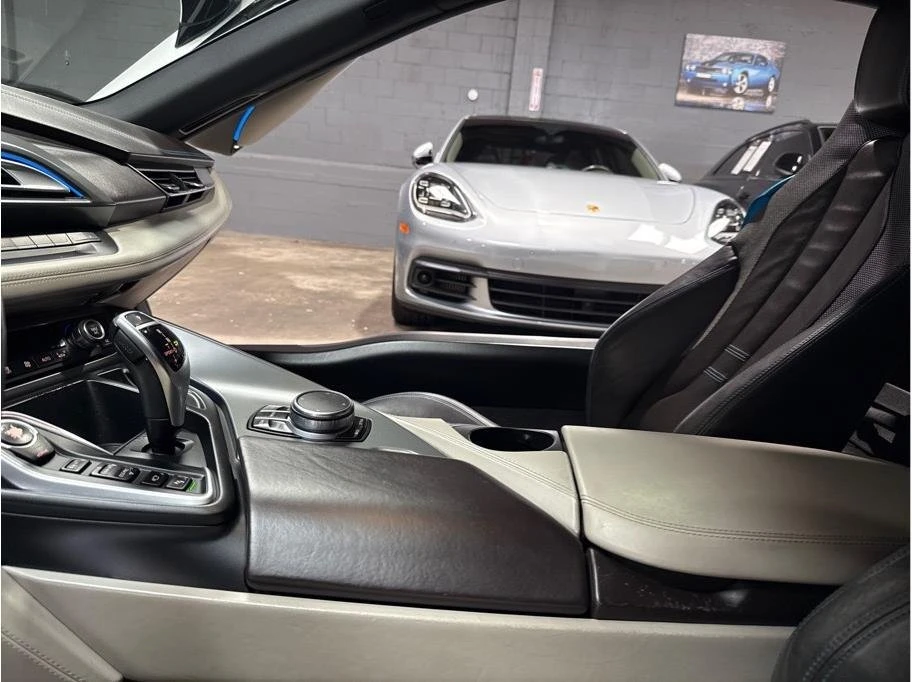 2017 BMW i8 - Image 19 of 20
