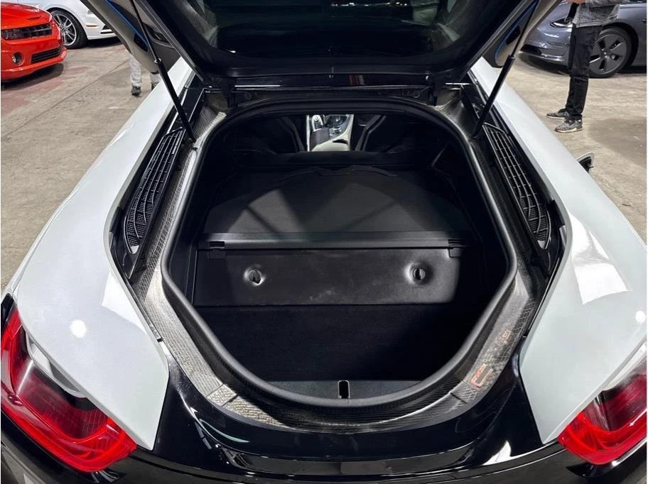 2017 BMW i8 - Image 9 of 20
