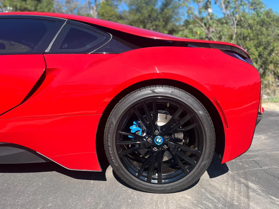 2017 BMW i8 - Image 20 of 29