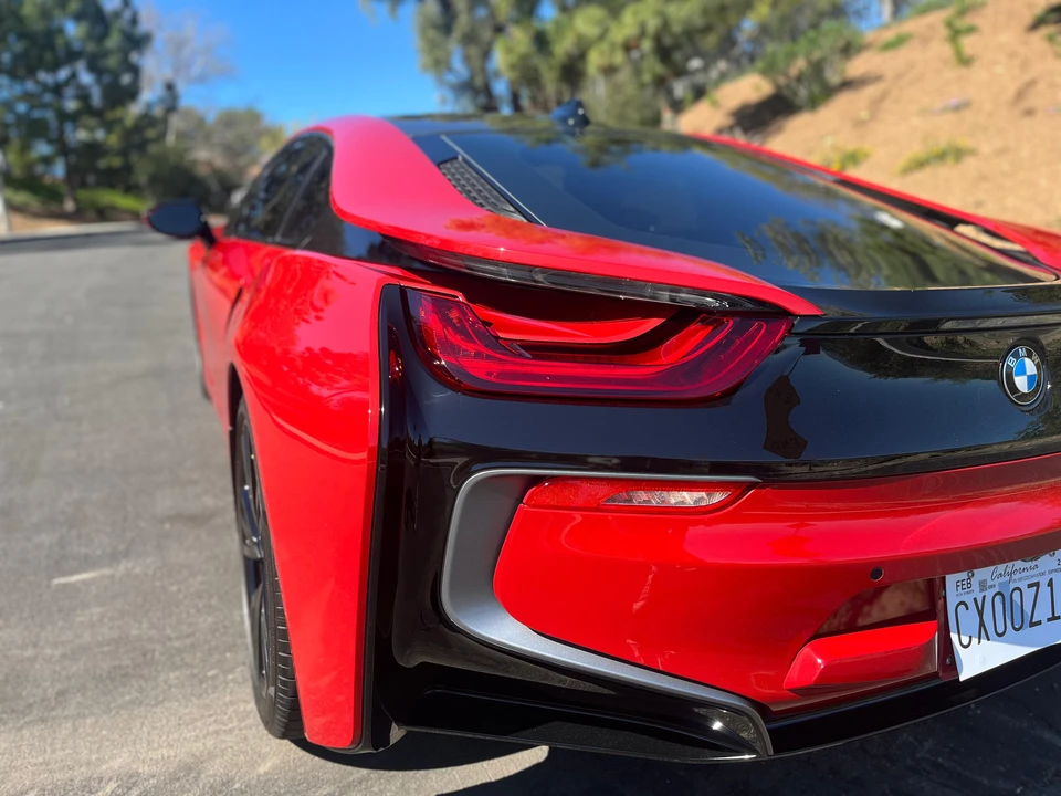 2017 BMW i8 - Image 16 of 29