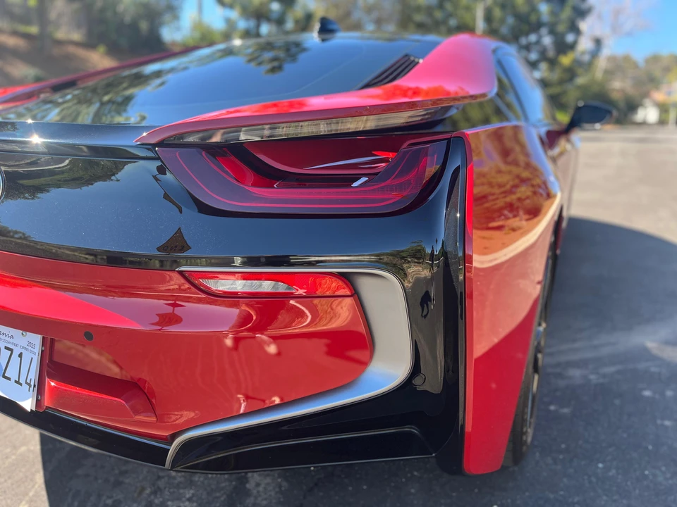 2017 BMW i8 - Image 17 of 29