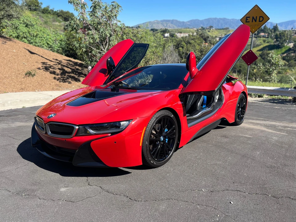 2017 BMW i8 - Image 7 of 29