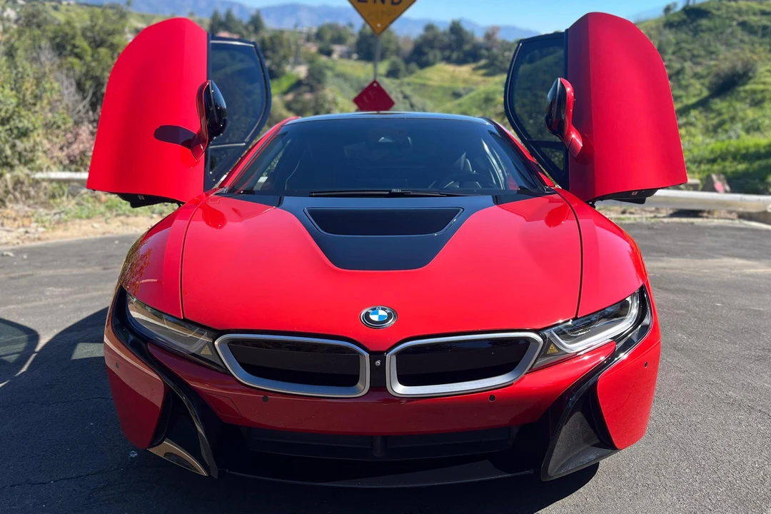 2017 BMW i8 - Image 2 of 29