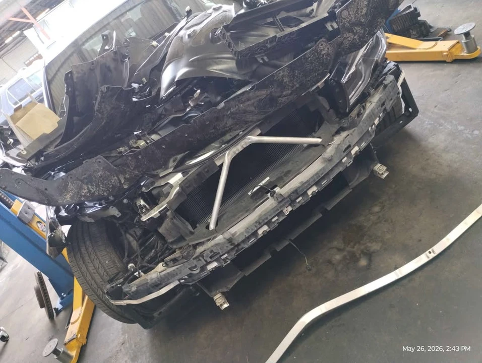 2017 BMW i8 - Image 9 of 14