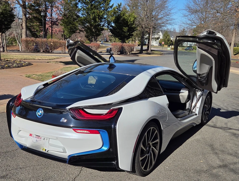 2017 BMW i8 - Image 5 of 21