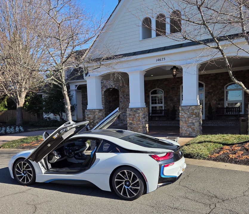 2017 BMW i8 - Image 4 of 21