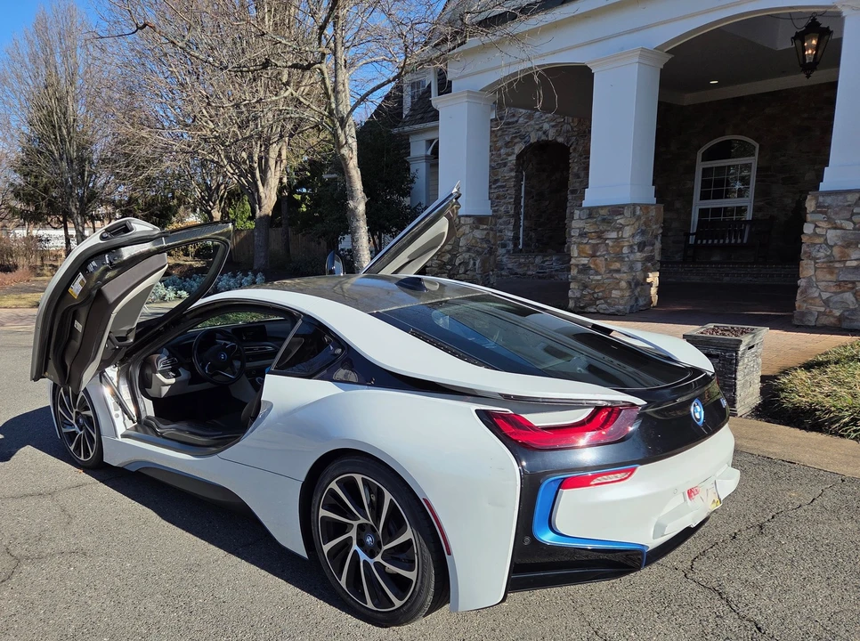 2017 BMW i8 - Image 3 of 21