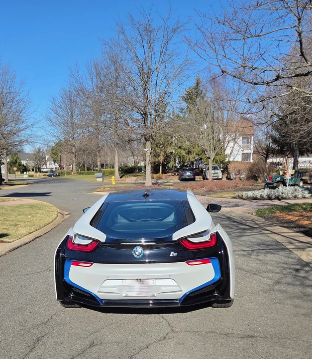 2017 BMW i8 - Image 11 of 21