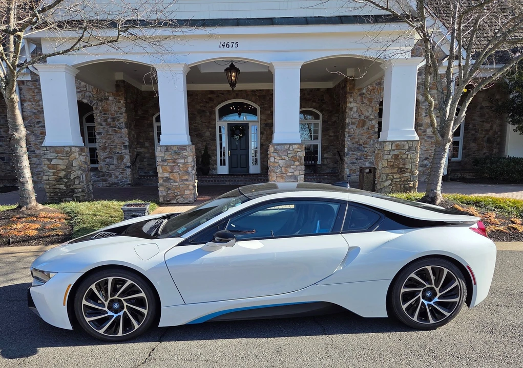 2017 BMW i8 - Image 18 of 21