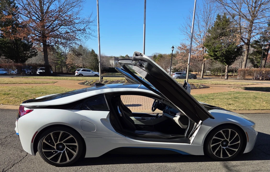 2017 BMW i8 - Image 8 of 21