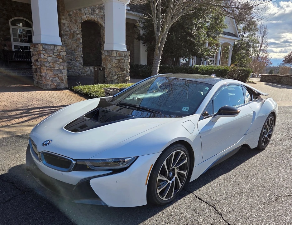 2017 BMW i8 - Image 16 of 21