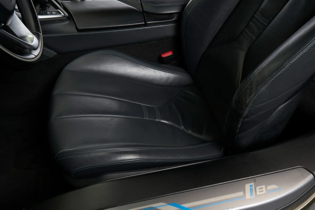 2017 BMW i8 - Image 22 of 31