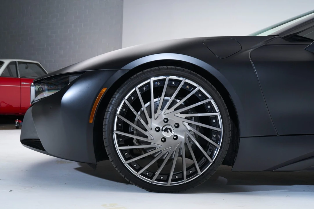 2017 BMW i8 - Image 14 of 31