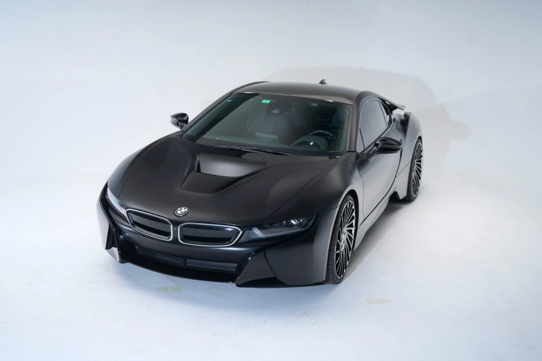 2017 BMW i8 - Image 12 of 31