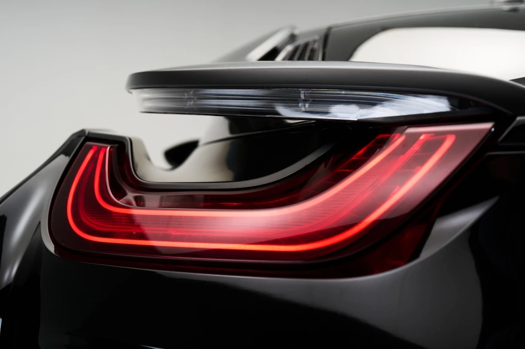 2017 BMW i8 - Image 26 of 31