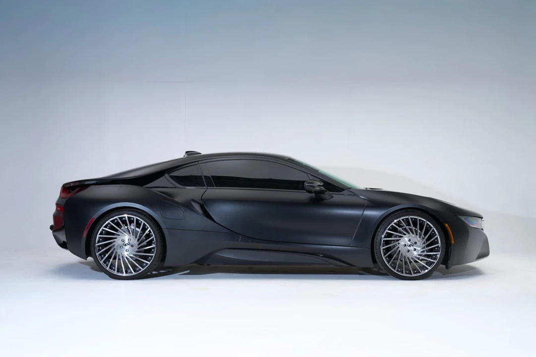 2017 BMW i8 - Image 11 of 31