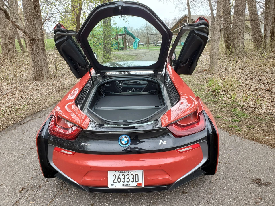 2017 BMW i8 - Image 23 of 31