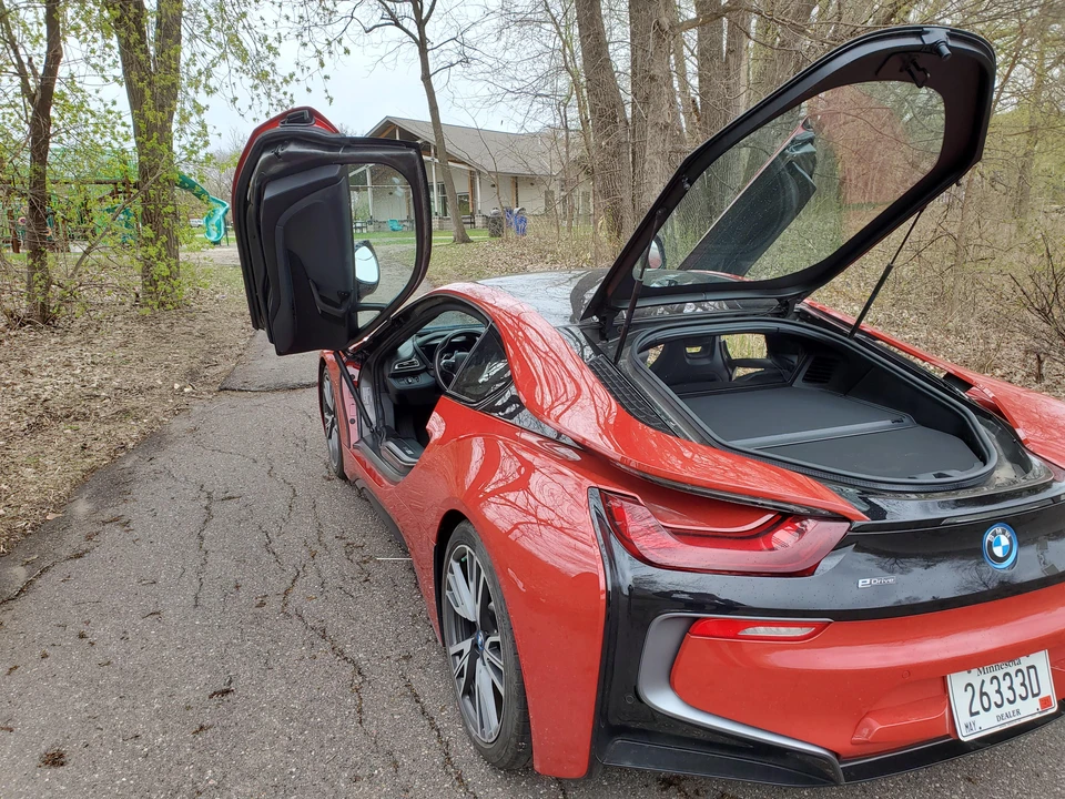 2017 BMW i8 - Image 21 of 31
