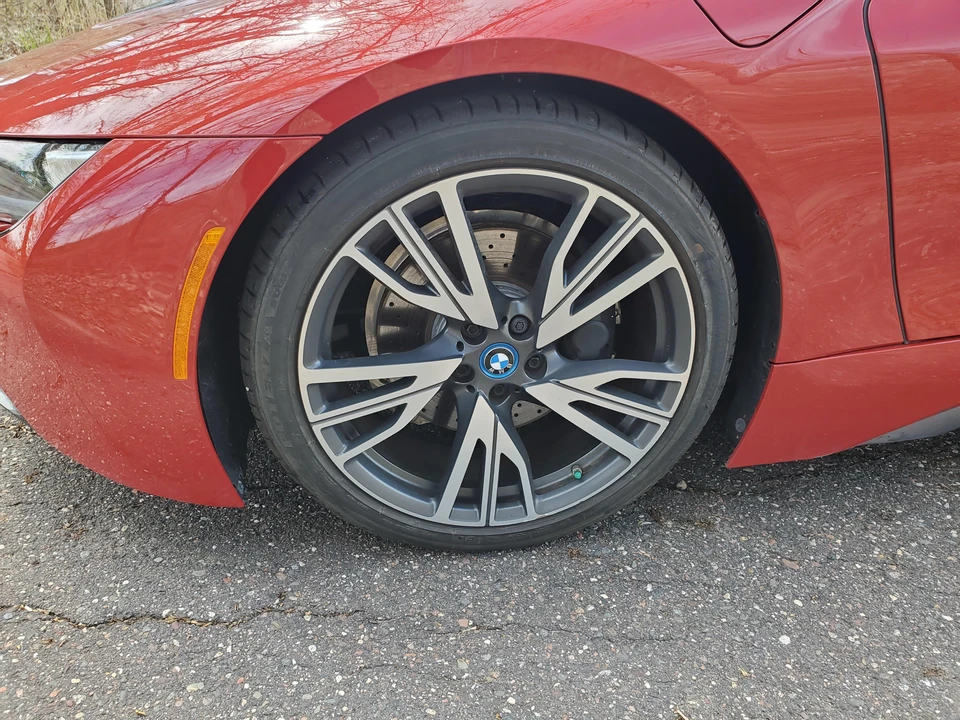 2017 BMW i8 - Image 29 of 31