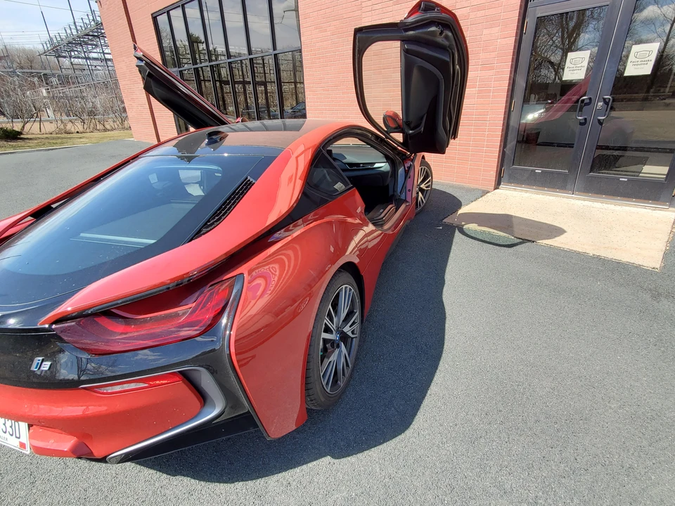 2017 BMW i8 - Image 24 of 31