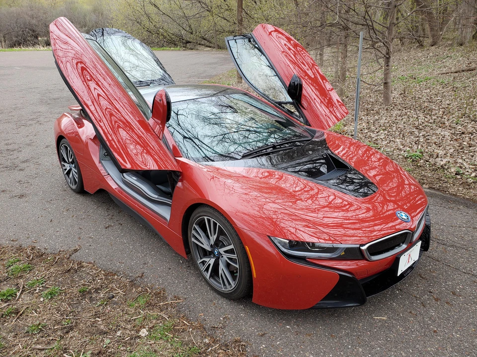 2017 BMW i8 - Image 26 of 31