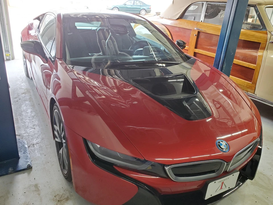2017 BMW i8 - Image 17 of 31