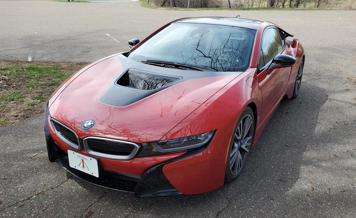 2017 BMW i8 - Image 2 of 31