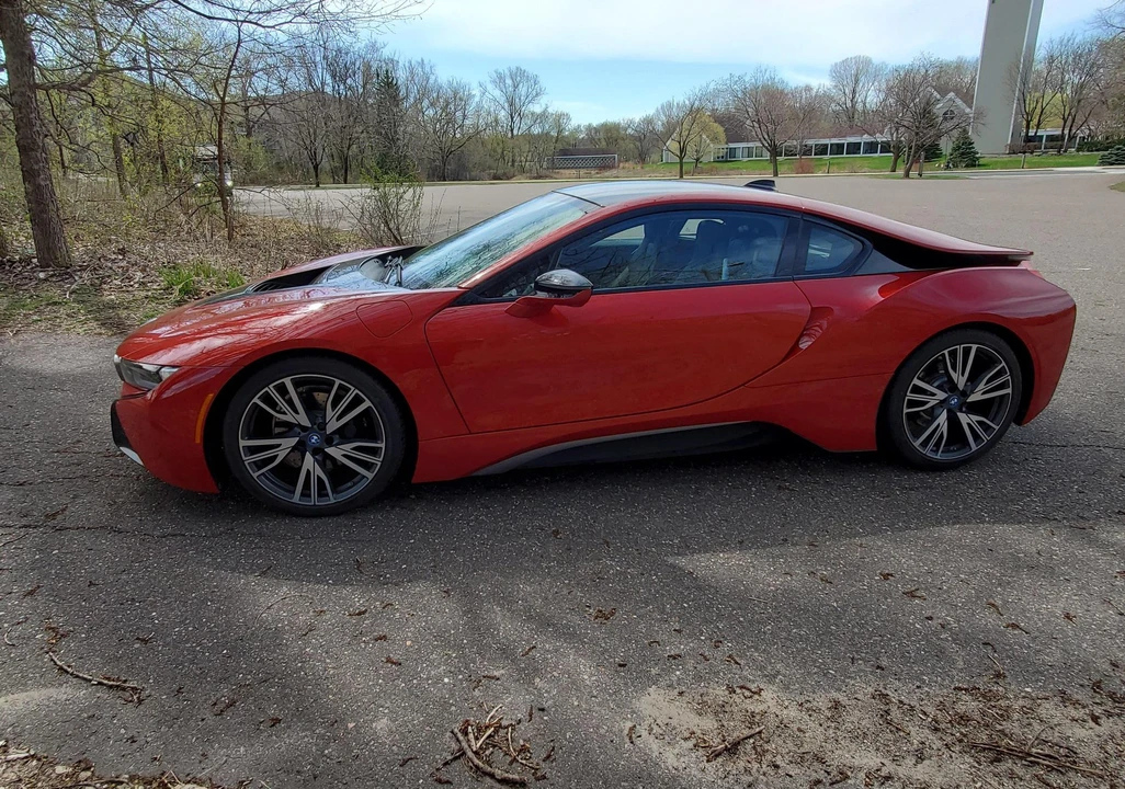 2017 BMW i8 - Image 11 of 31