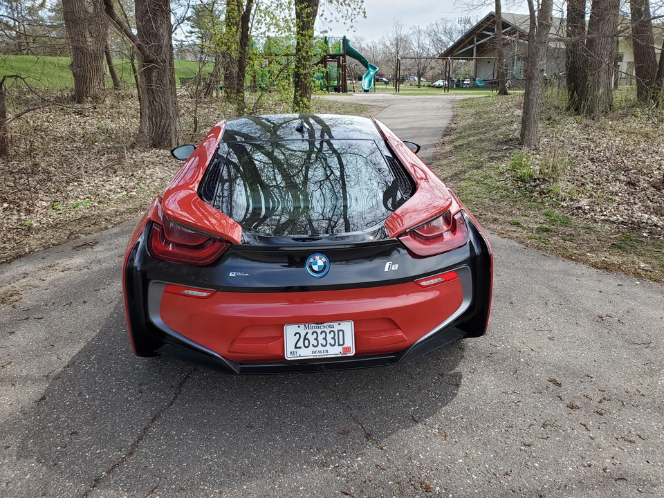 2017 BMW i8 - Image 13 of 31