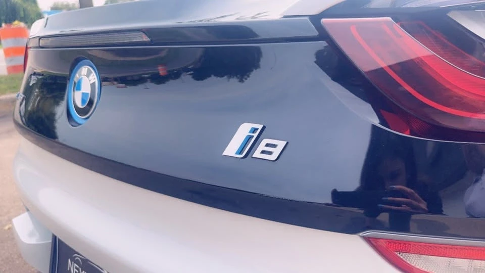 2017 BMW i8 - Image 9 of 20