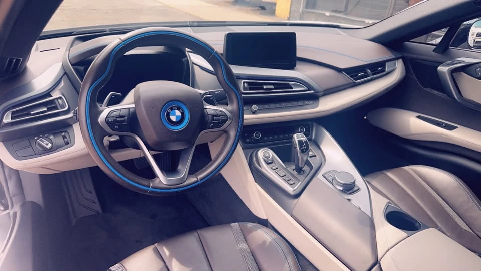 2017 BMW i8 - Image 12 of 20