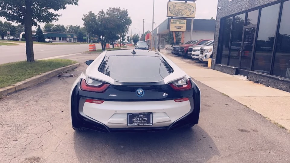 2017 BMW i8 - Image 4 of 20