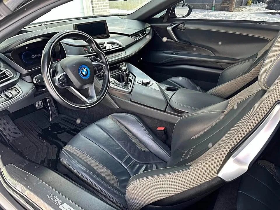 2017 BMW i8 - Image 5 of 6