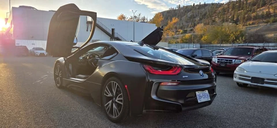 2017 BMW i8 - Image 3 of 8