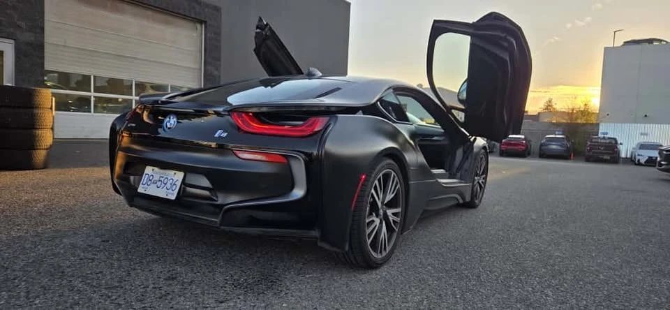 2017 BMW i8 - Image 4 of 8