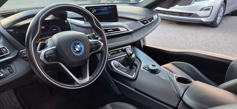 2017 BMW i8 - Image 6 of 8