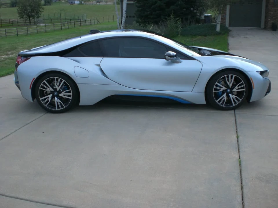 2017 BMW i8 - Image 4 of 8