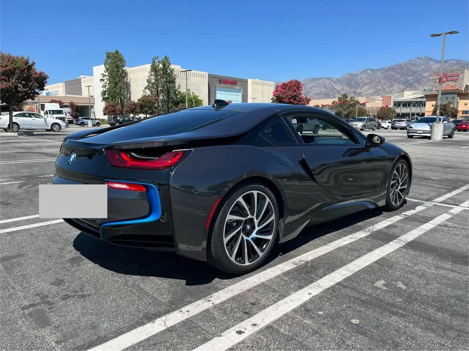 2017 BMW i8 - Image 2 of 12
