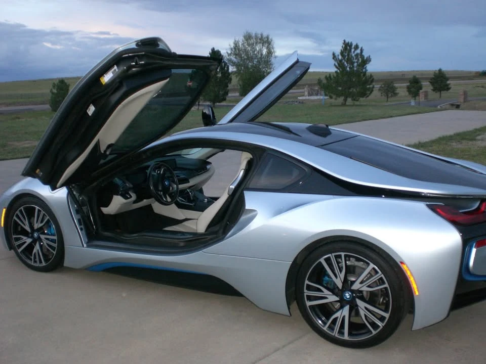 2017 BMW i8 - Image 6 of 8
