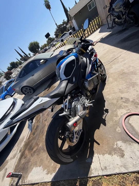 2017 BMW S1000 - Image 2 of 11
