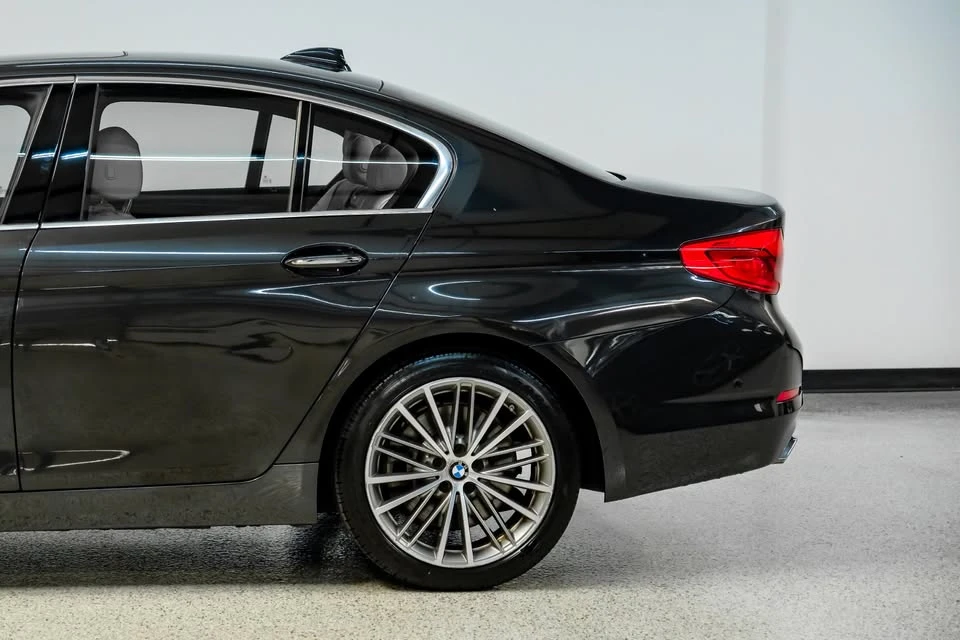 2017 BMW 5 Series - Image 17 of 19