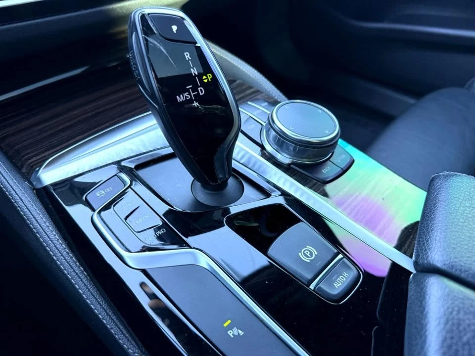 2017 BMW 5 Series - Image 16 of 18